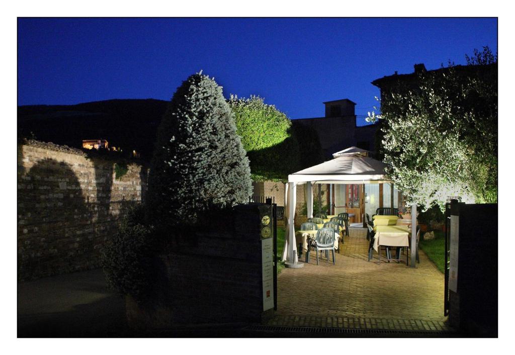 Hotel Due Torri San Severino Marche Exterior foto
