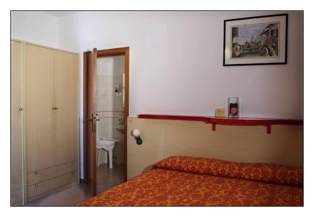 Hotel Due Torri San Severino Marche Zimmer foto